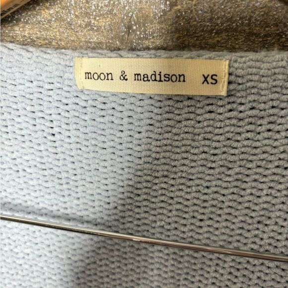 Moon & Madison XS baby blue dotted cardigan XS open front - Picture 2 of 4